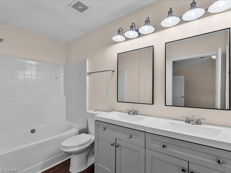 3967 Elizabeth Glen Way Jamestown, NC 27282