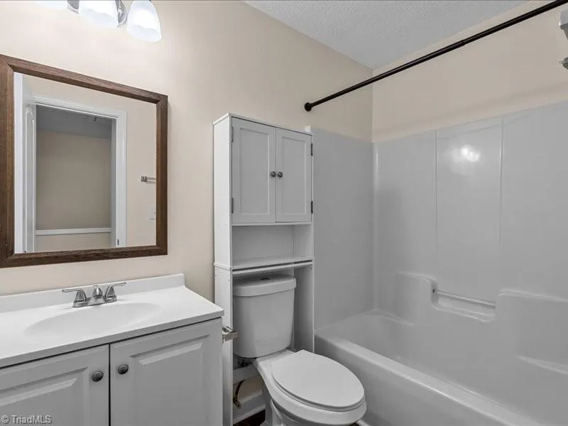 3967 Elizabeth Glen Way Jamestown, NC 27282