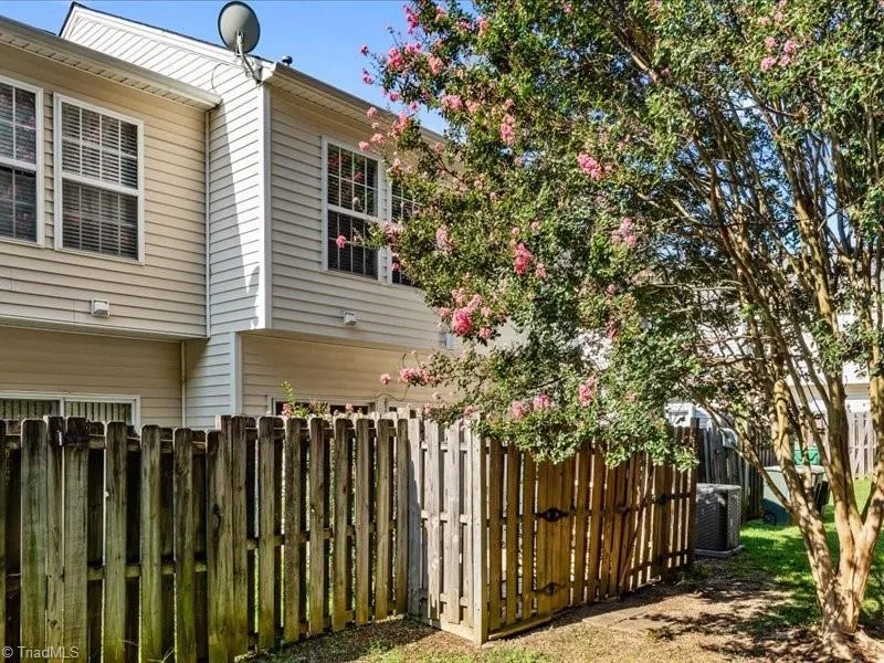 3967 Elizabeth Glen Way Jamestown, NC 27282