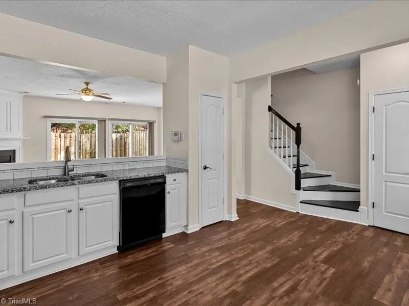 3967 Elizabeth Glen Way Jamestown, NC 27282