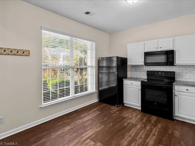 3967 Elizabeth Glen Way Jamestown, NC 27282