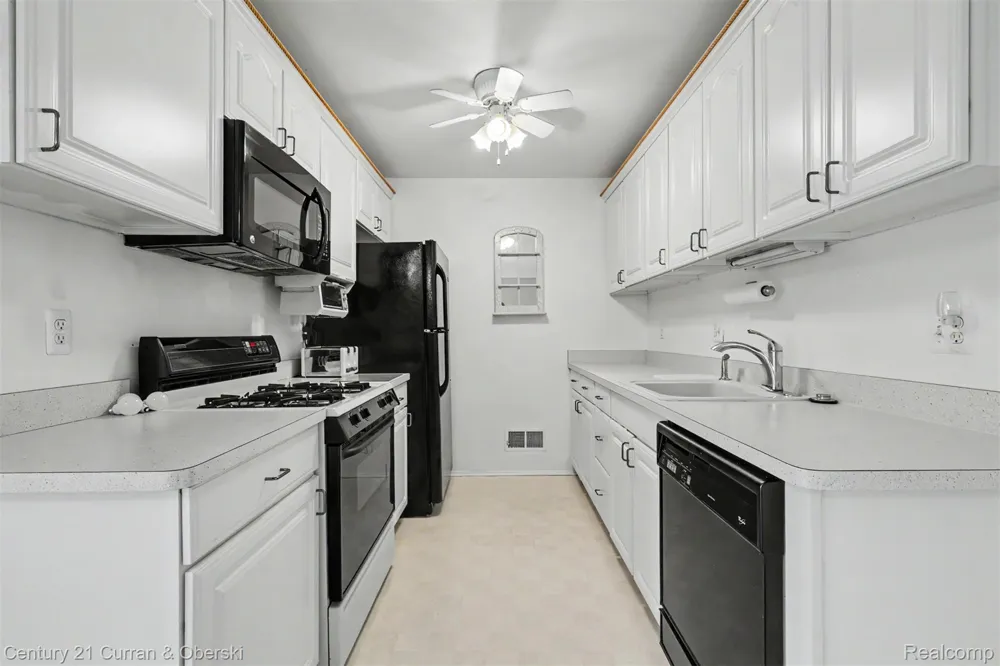 40714 Newport Drive #166 Plymouth Charter Township, MI 48170
