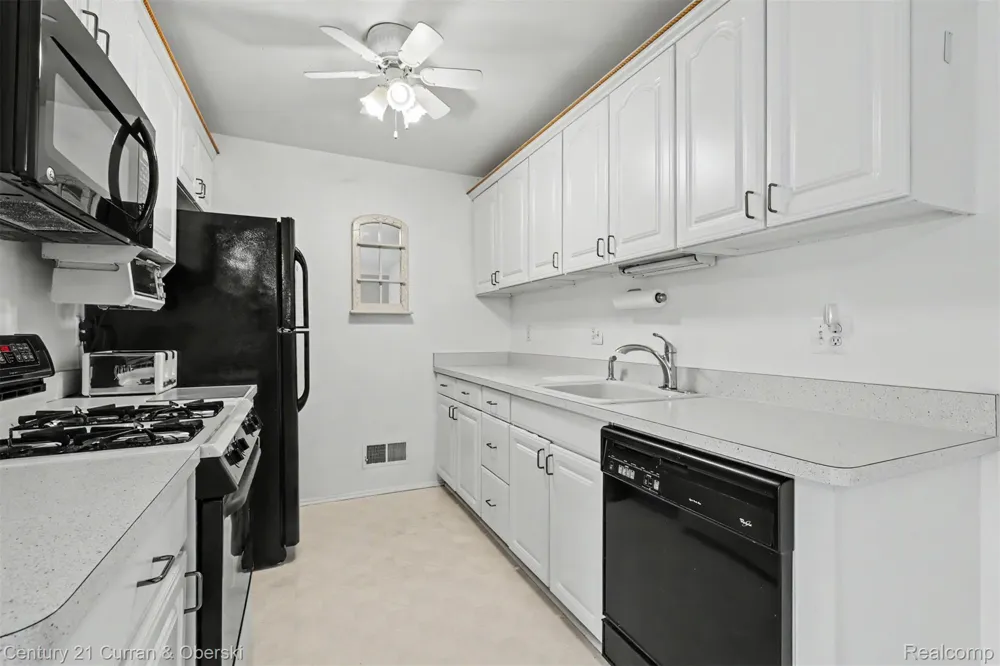 40714 Newport Drive #166 Plymouth Charter Township, MI 48170