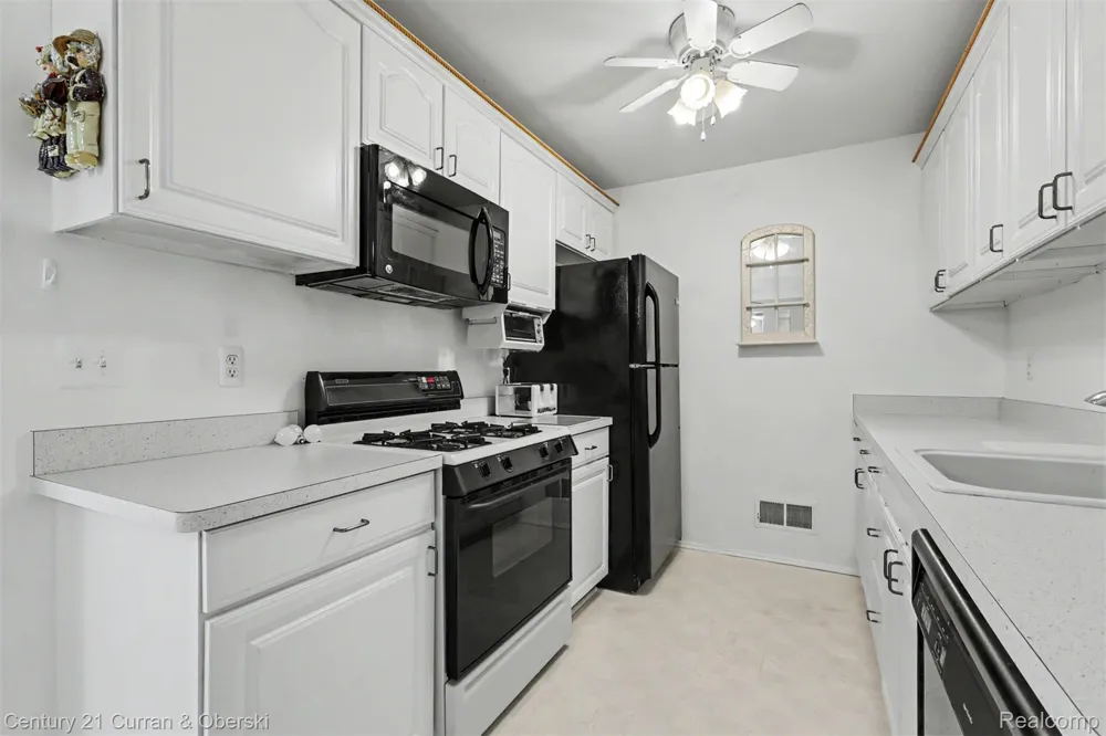 40714 Newport Drive #166 Plymouth Charter Township, MI 48170