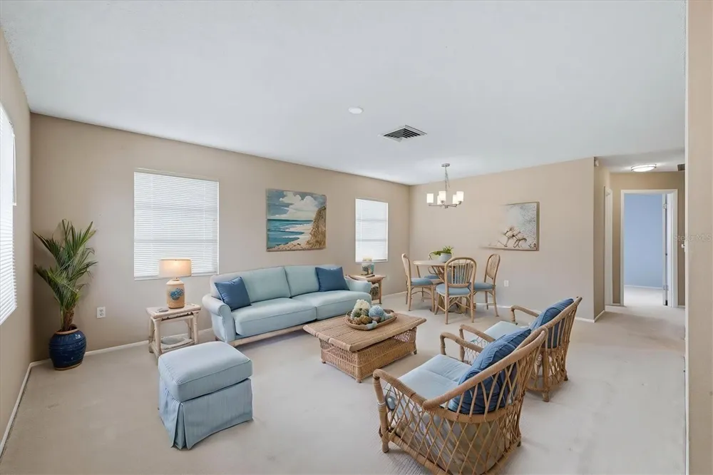 6039 CORAL WAY Bradenton, FL 34207