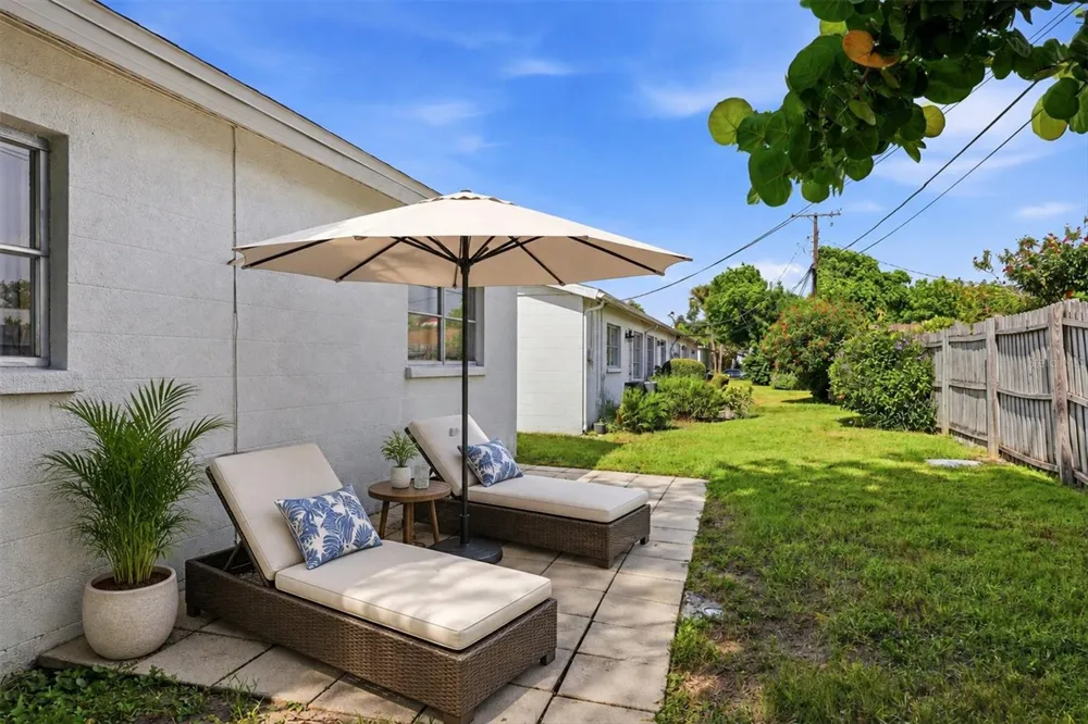 6039 CORAL WAY Bradenton, FL 34207