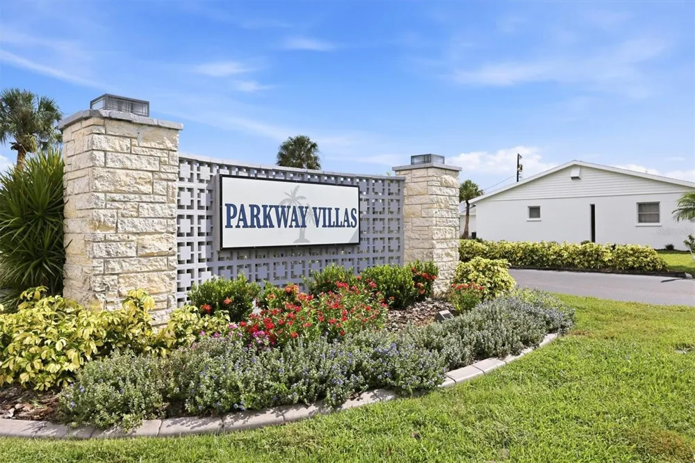 6039 CORAL WAY Bradenton, FL 34207