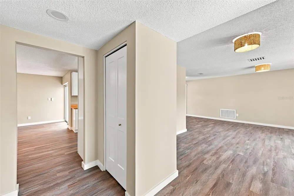 6622 GLENCOE DRIVE Temple Terrace, FL 33617