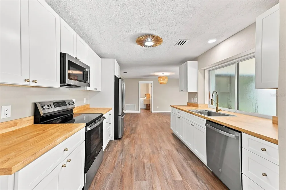 6622 GLENCOE DRIVE Temple Terrace, FL 33617