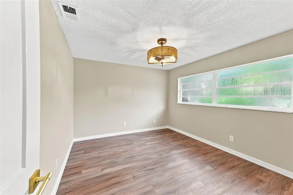 6622 GLENCOE DRIVE Temple Terrace, FL 33617