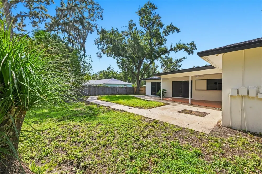 6622 GLENCOE DRIVE Temple Terrace, FL 33617