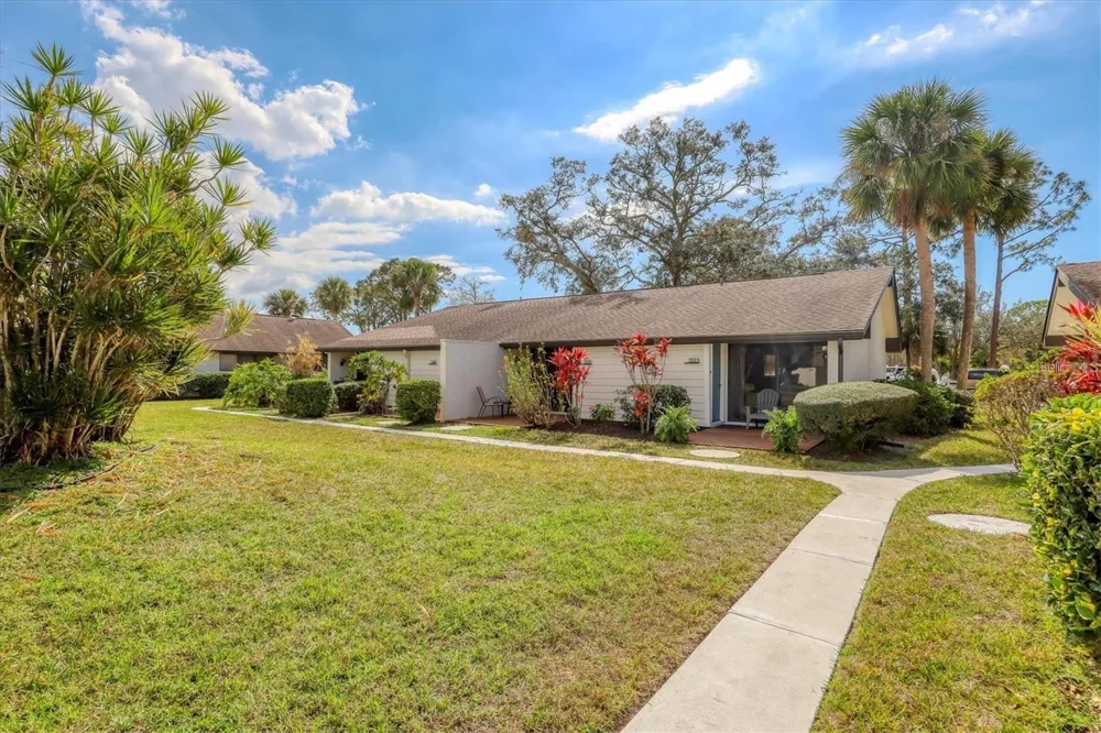 3523 LONGMEADOW #12 Sarasota, FL 34235