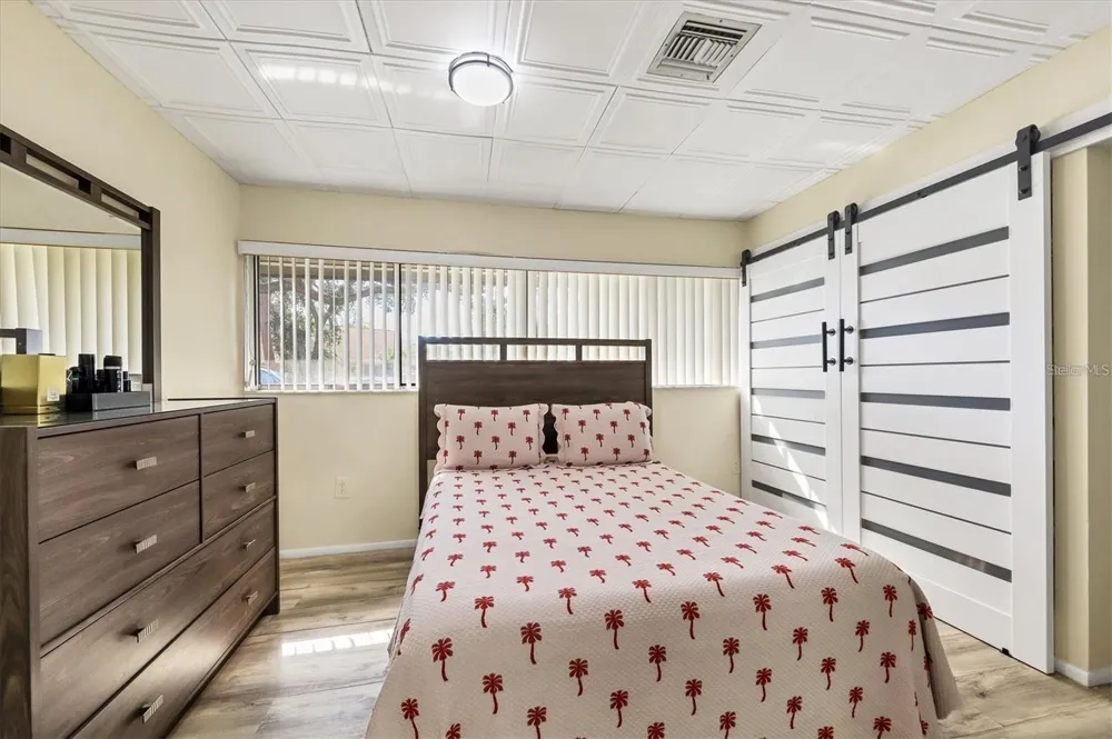 3523 LONGMEADOW #12 Sarasota, FL 34235