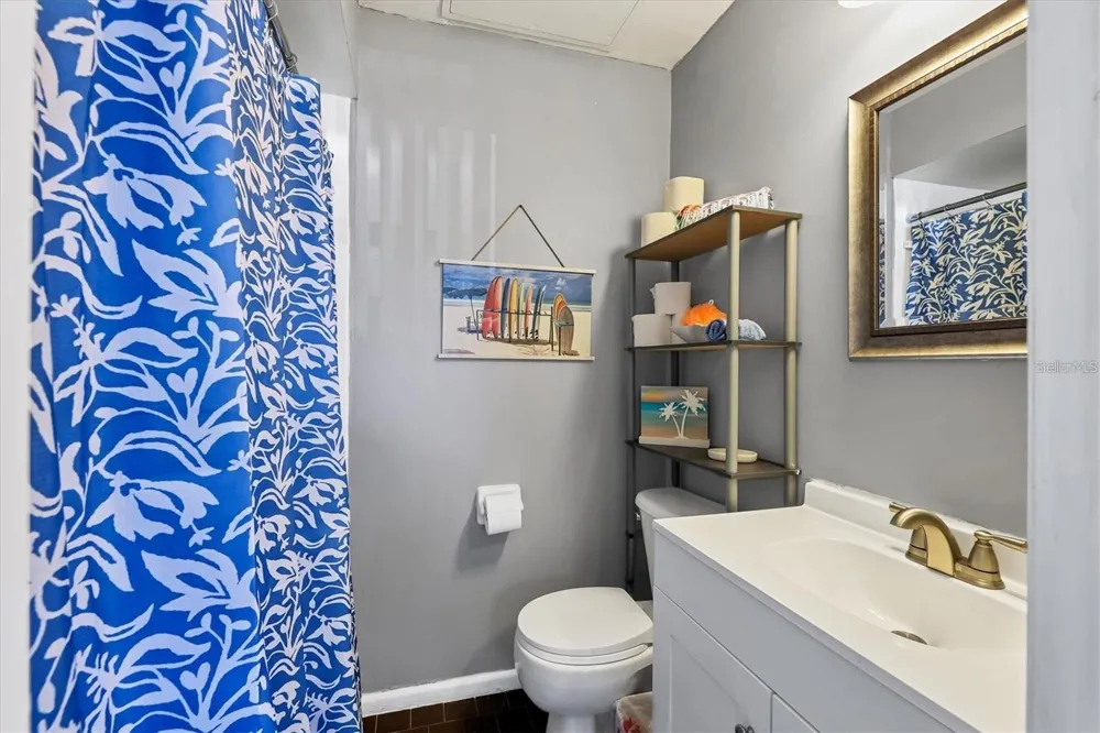 3523 LONGMEADOW #12 Sarasota, FL 34235