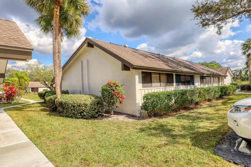 3523 LONGMEADOW #12 Sarasota, FL 34235