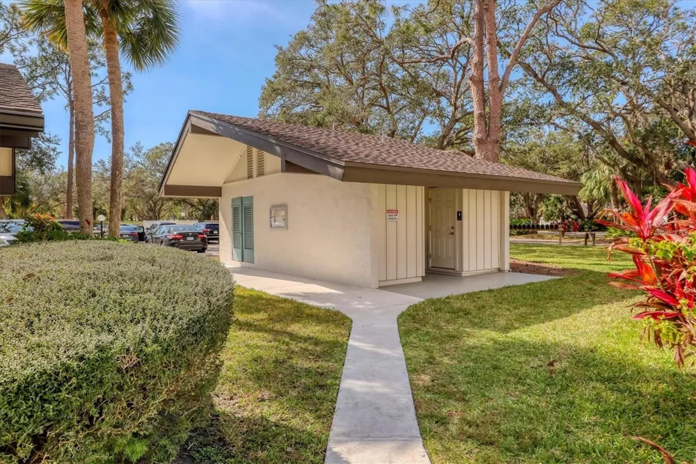 3523 LONGMEADOW #12 Sarasota, FL 34235