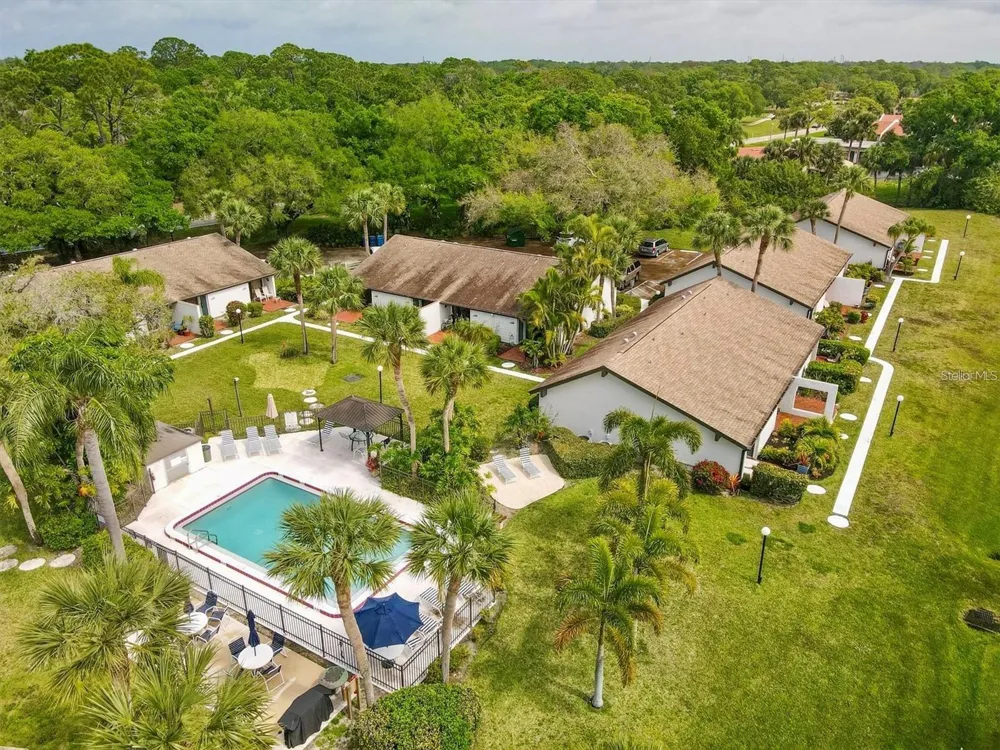 3523 LONGMEADOW #12 Sarasota, FL 34235