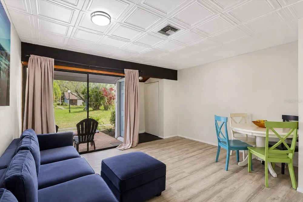 3523 LONGMEADOW #12 Sarasota, FL 34235