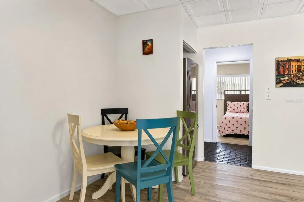 3523 LONGMEADOW #12 Sarasota, FL 34235