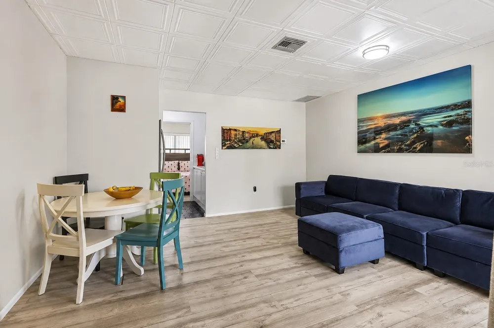 3523 LONGMEADOW #12 Sarasota, FL 34235