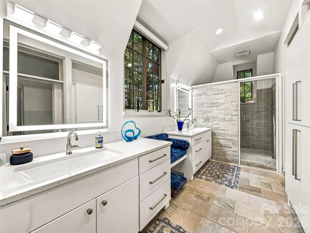 85 Chauncey Circle Asheville, NC 28803