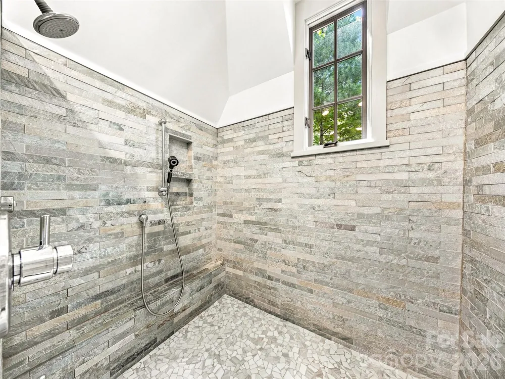 85 Chauncey Circle Asheville, NC 28803