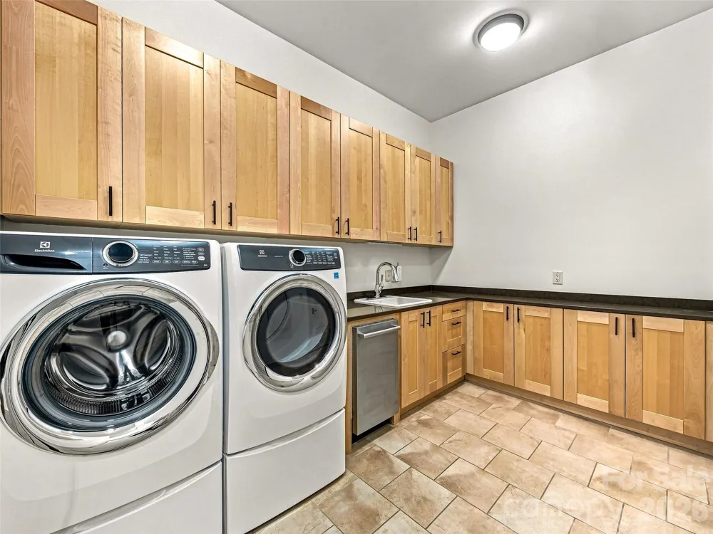 85 Chauncey Circle Asheville, NC 28803