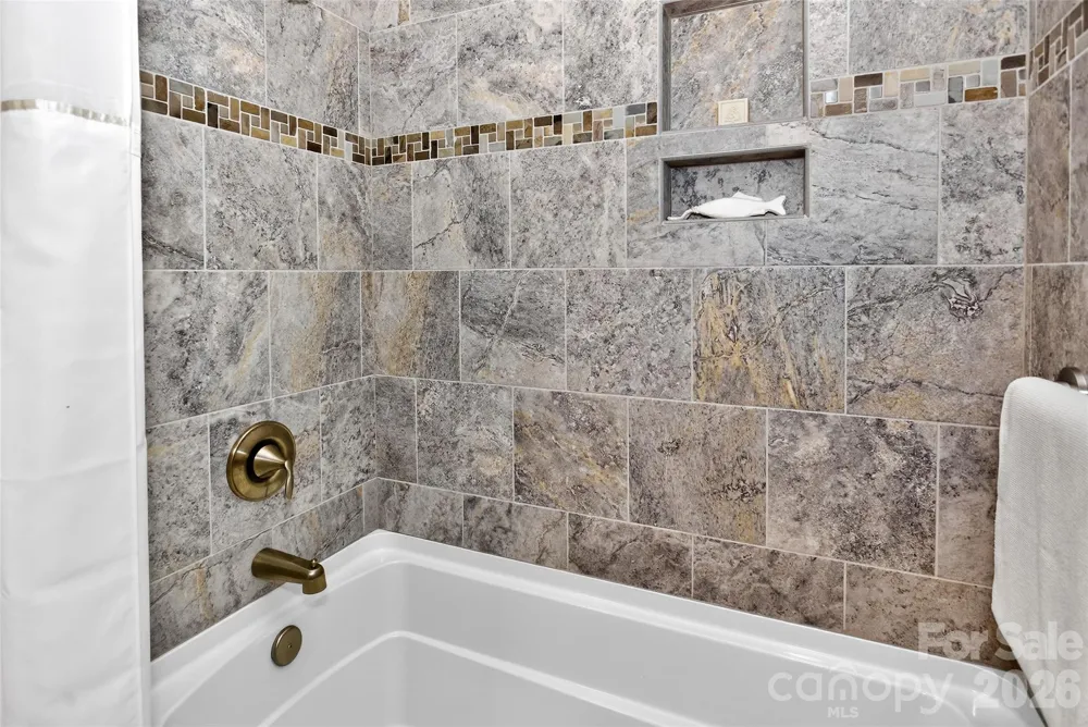 28 Westfield Way Candler, NC 28715