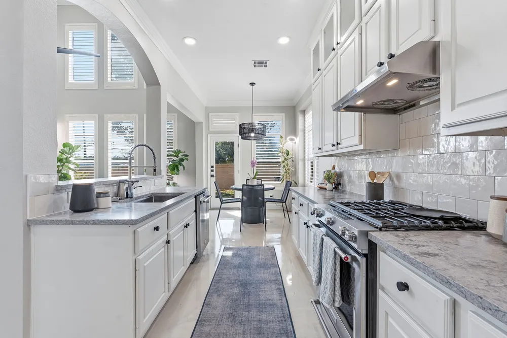 5000 Mission Oaks Boulevard #30 Austin, TX 78735