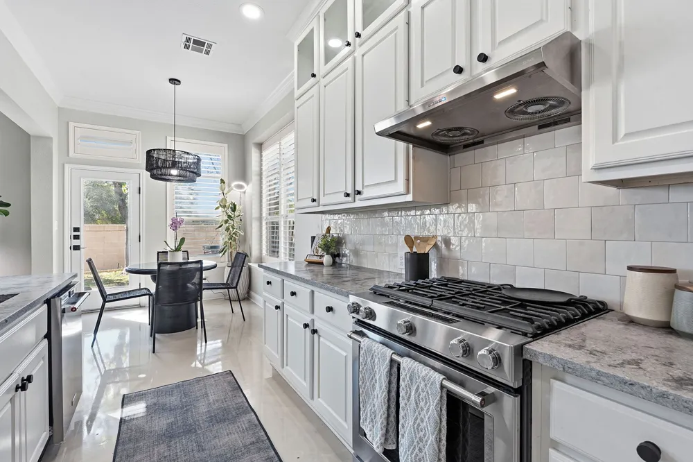 5000 Mission Oaks Boulevard #30 Austin, TX 78735