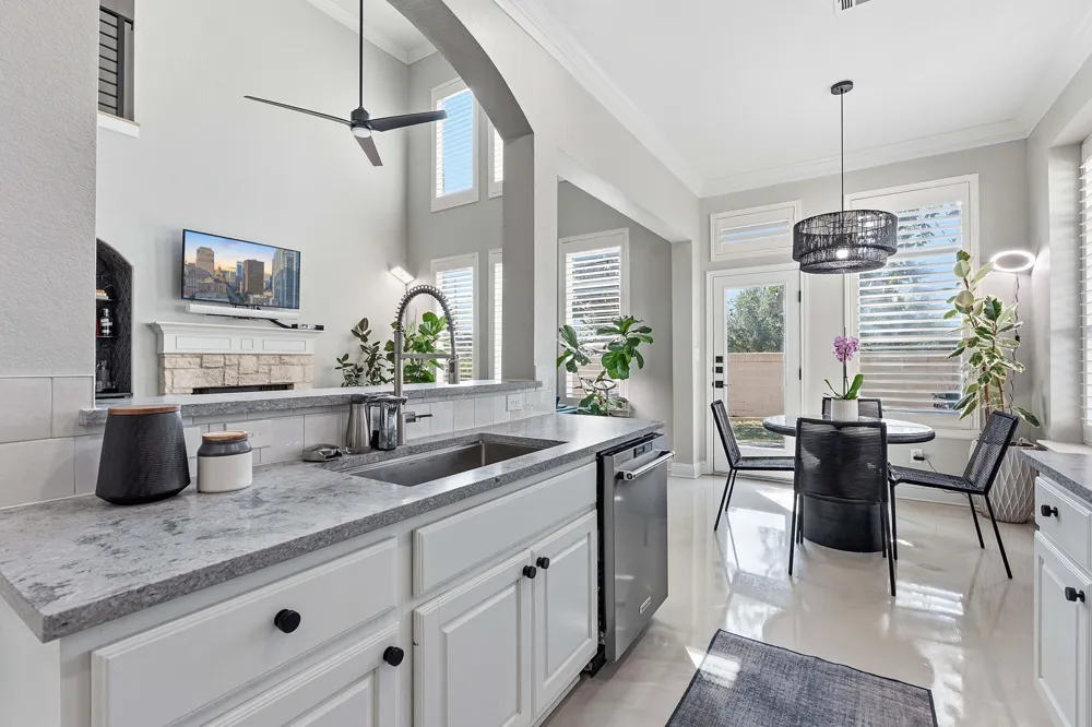 5000 Mission Oaks Boulevard #30 Austin, TX 78735