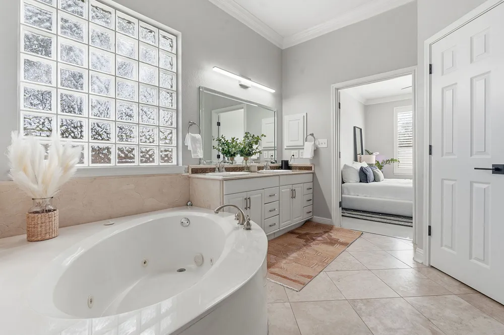 5000 Mission Oaks Boulevard #30 Austin, TX 78735