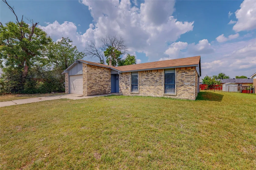 5568 Ragan Drive The Colony, TX 75056