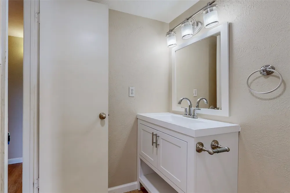 5568 Ragan Drive The Colony, TX 75056