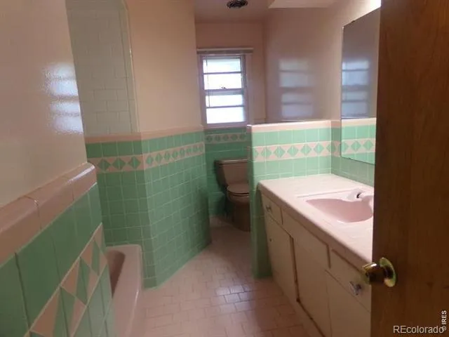 2203 12th St Rd Greeley, CO 80631