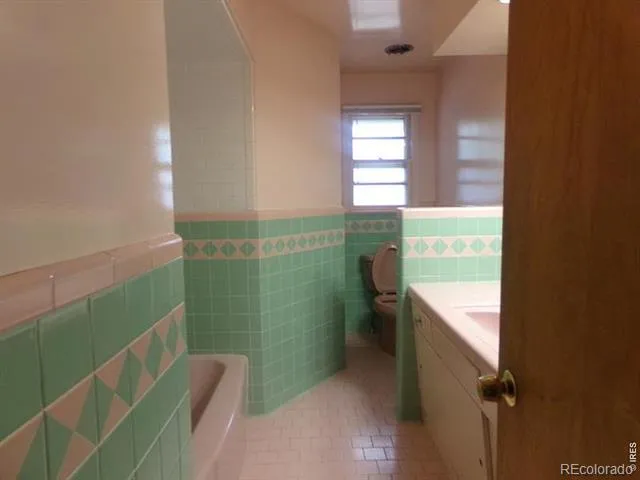 2203 12th St Rd Greeley, CO 80631