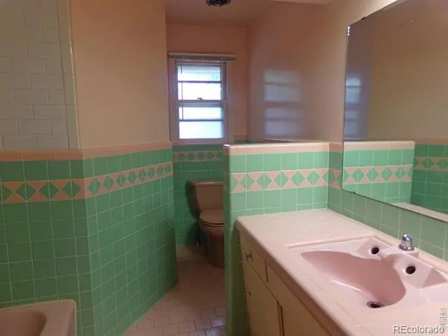 2203 12th St Rd Greeley, CO 80631