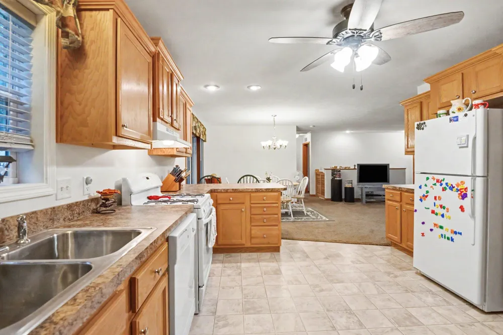 838 Nadeau Drive Pullman, MI 49450