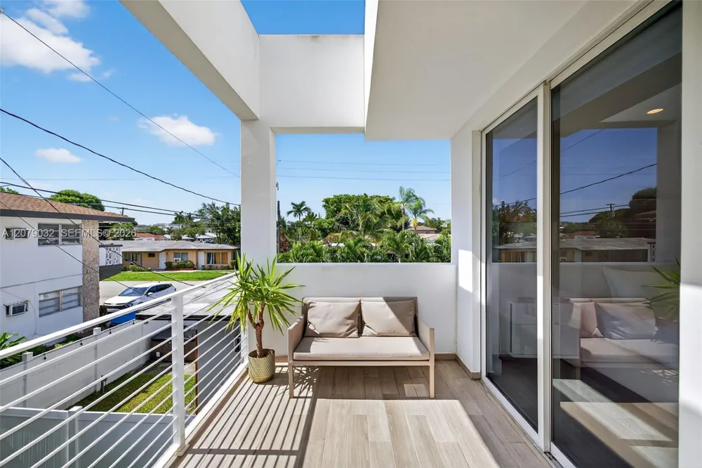 904 NE 15th Ave Fort Lauderdale, FL 33304