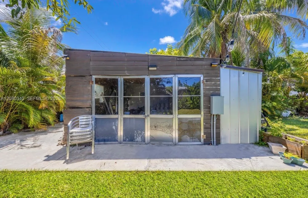 2326 Harding St Hollywood, FL 33020