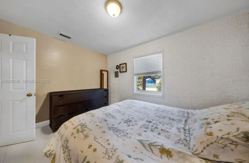 2326 Harding St Hollywood, FL 33020