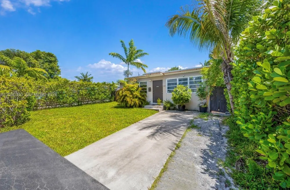 2326 Harding St Hollywood, FL 33020