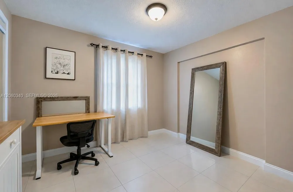 2326 Harding St Hollywood, FL 33020