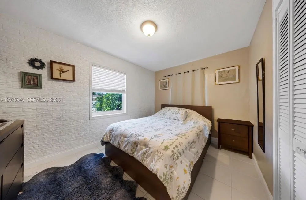 2326 Harding St Hollywood, FL 33020
