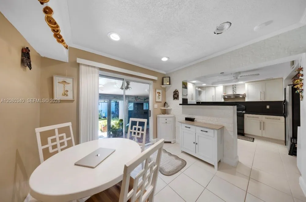 2326 Harding St Hollywood, FL 33020