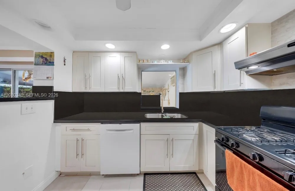2326 Harding St Hollywood, FL 33020