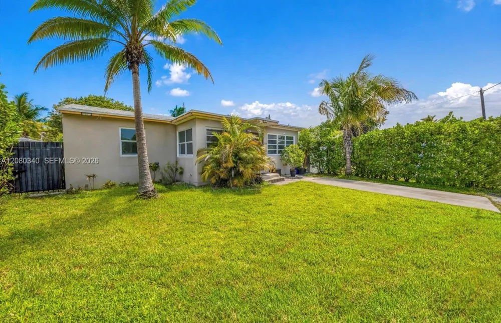2326 Harding St Hollywood, FL 33020