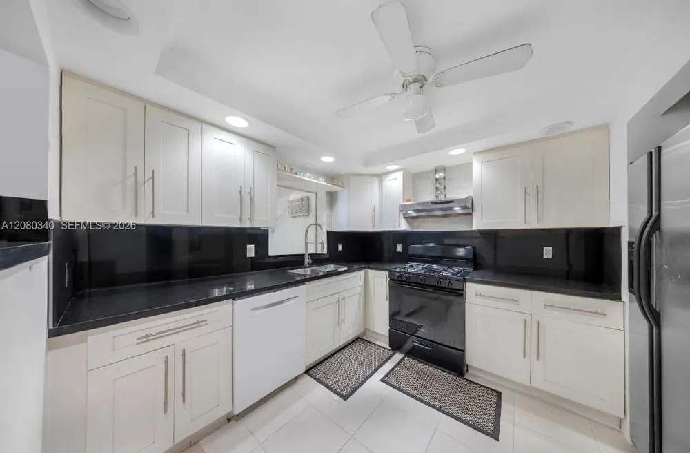 2326 Harding St Hollywood, FL 33020