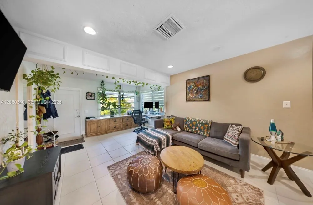 2326 Harding St Hollywood, FL 33020