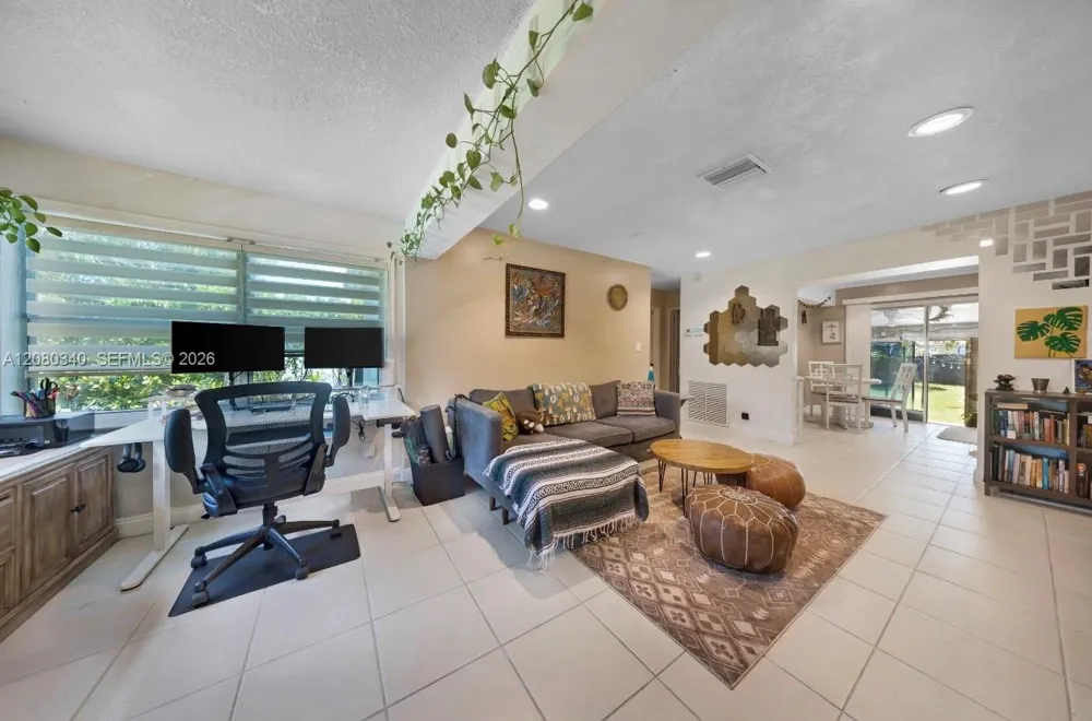 2326 Harding St Hollywood, FL 33020